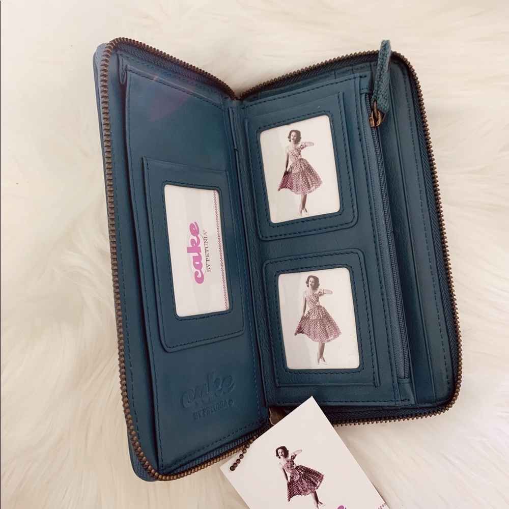 LAST ONE Petunia Pickle Bottom Cake Park Avenue Pocketbook - Picture 3 of 6